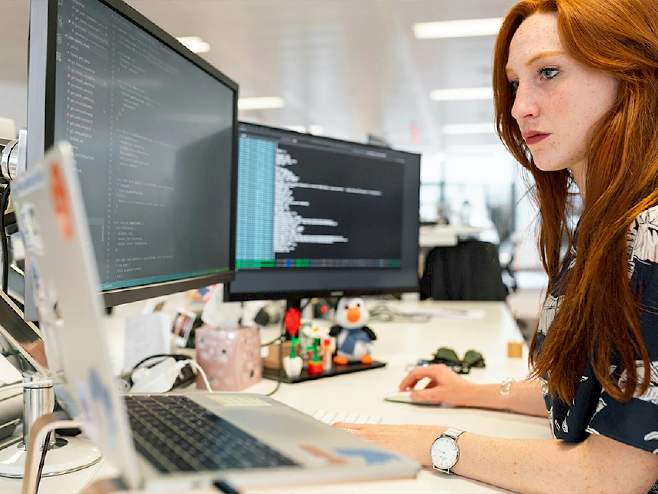 Outsource SEO in house vs outsourcing